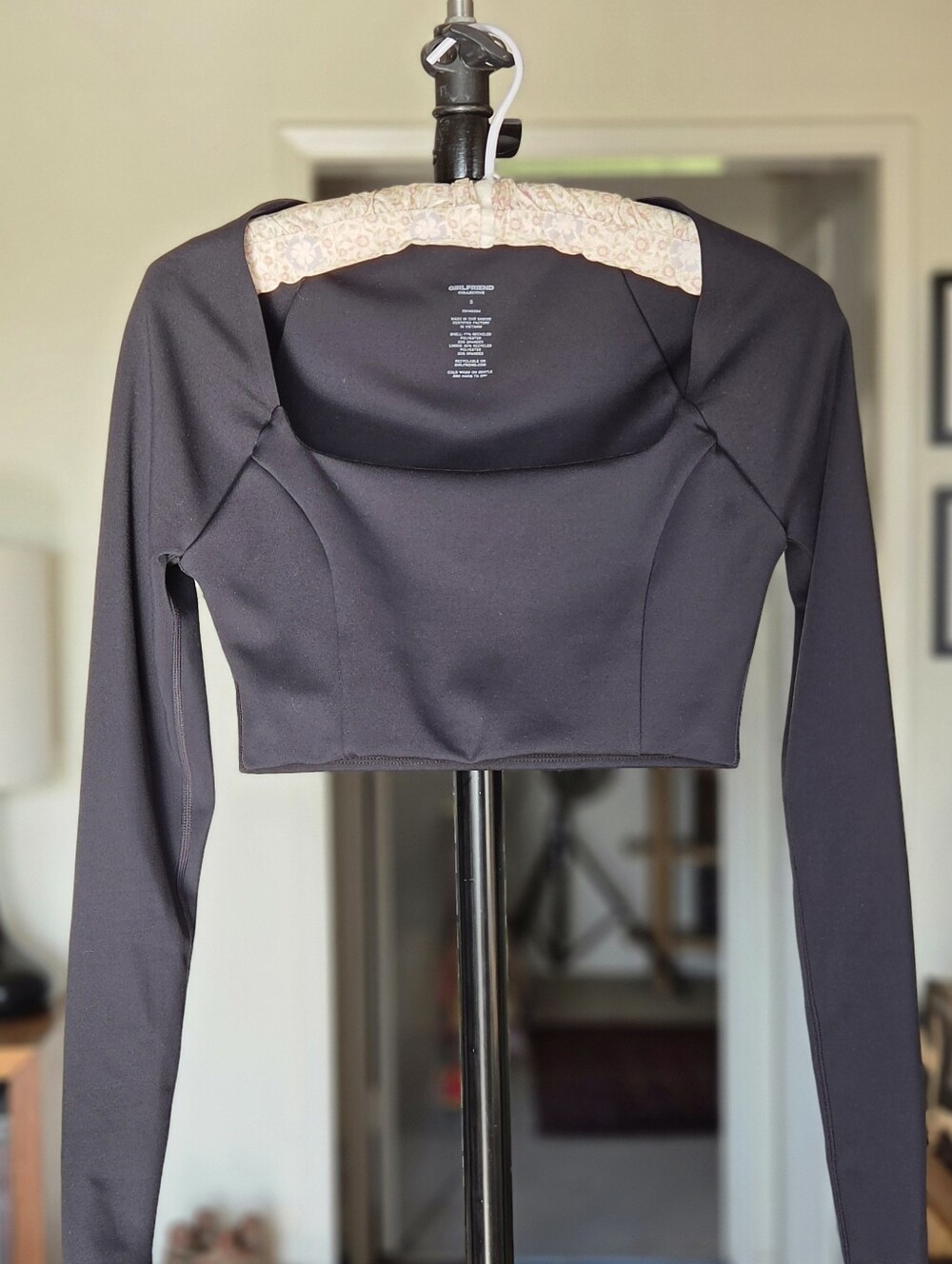 girlfriend collective Black Kinsley Long-Sleeve Cropped Top